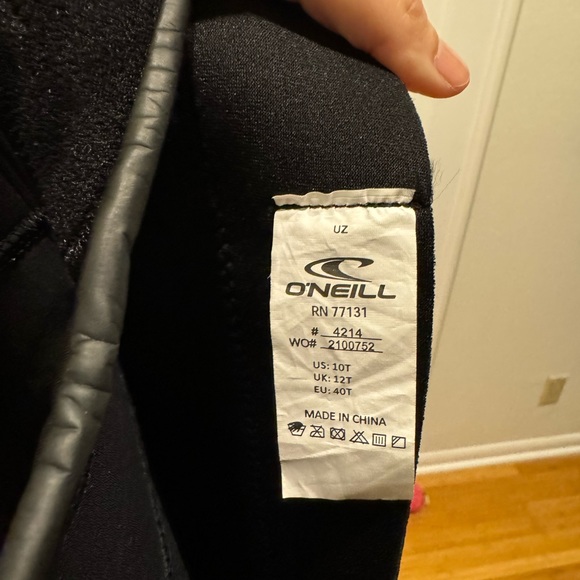 O’Neill Women’s Epic Wetsuit, full length, size 10T, 4/3 thickness. - Picture 6 of 6